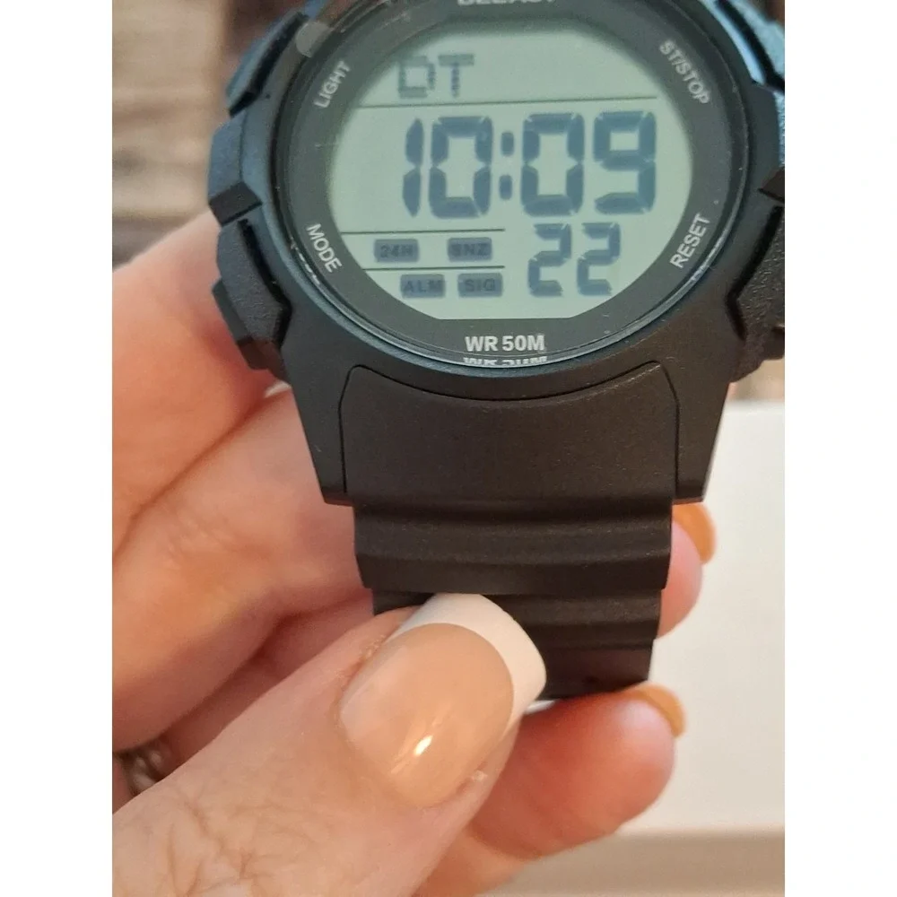 Beeasy AW03 Mens Digital Sports Watch. Alarm,stopwatch,calendar,LED Backlight.